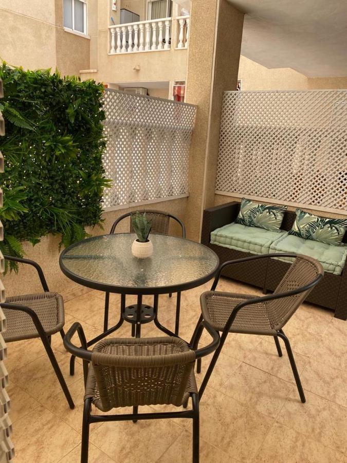 Комфортабельные Апартаменты С Большой Террасой Torrevieja Exterior photo